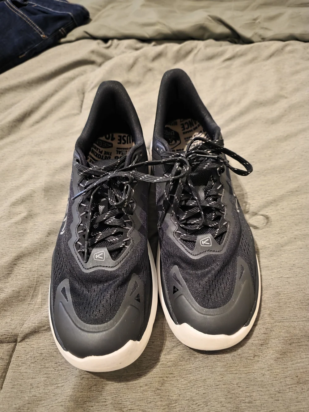 Keen Men's Black and White Athletic Sneakers